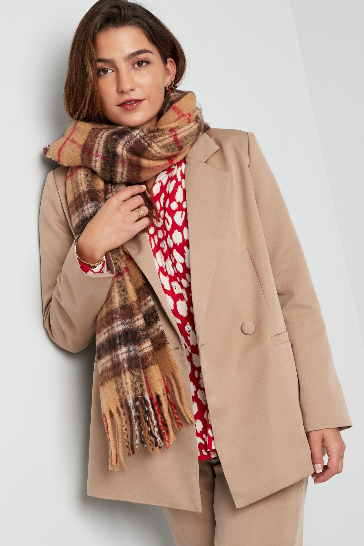 Kleurrijke Wintersjaal geruit bruin beige zwart rood
