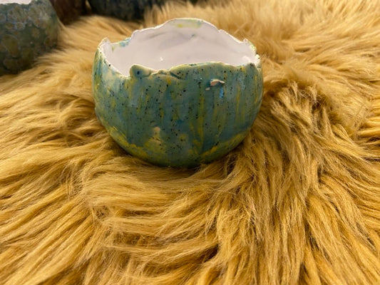 Handgemaakt keramiek kommetje groen geel zwart