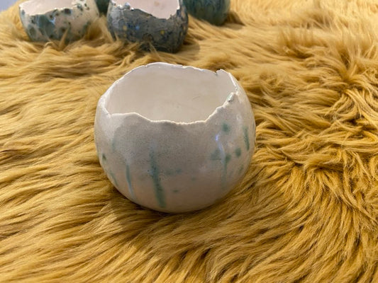 Handgemaakt keramiek kommetje beige pastel groen blauw