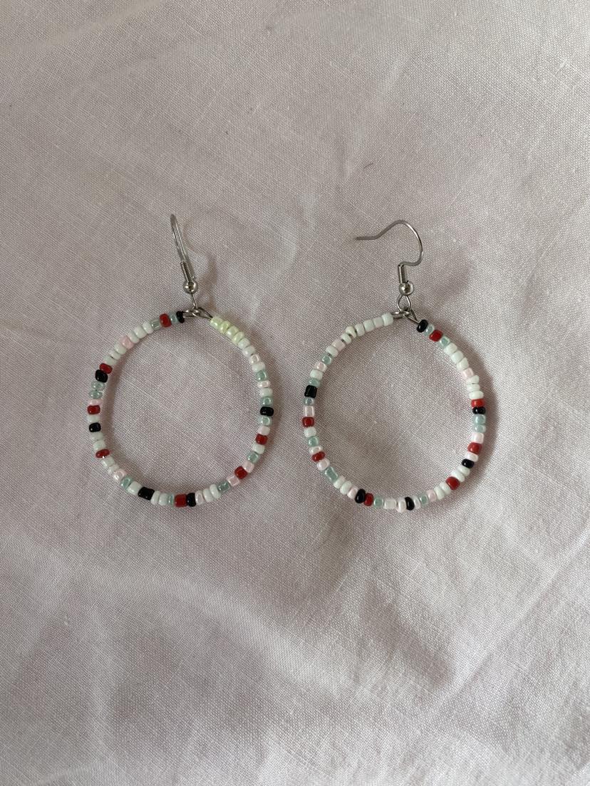 Julien Deluxe Oorbellen glaskraaltjes wit zwart rood