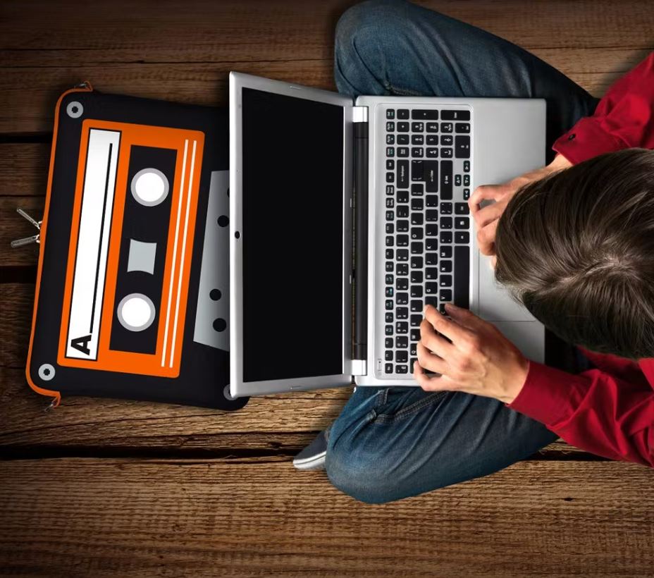 Digittrade Designer Laptoptas Old School 13 inch Neopreen model