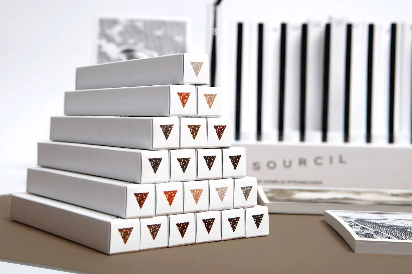 Le Sourcil Wenkbrauwpotlood IIII chocoladebruin waterproof verpakkingen