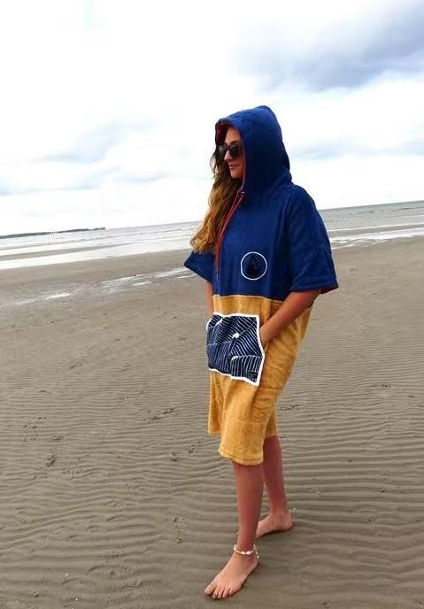 Wave Hawaii blauw beige Poncho Flow met kap strand