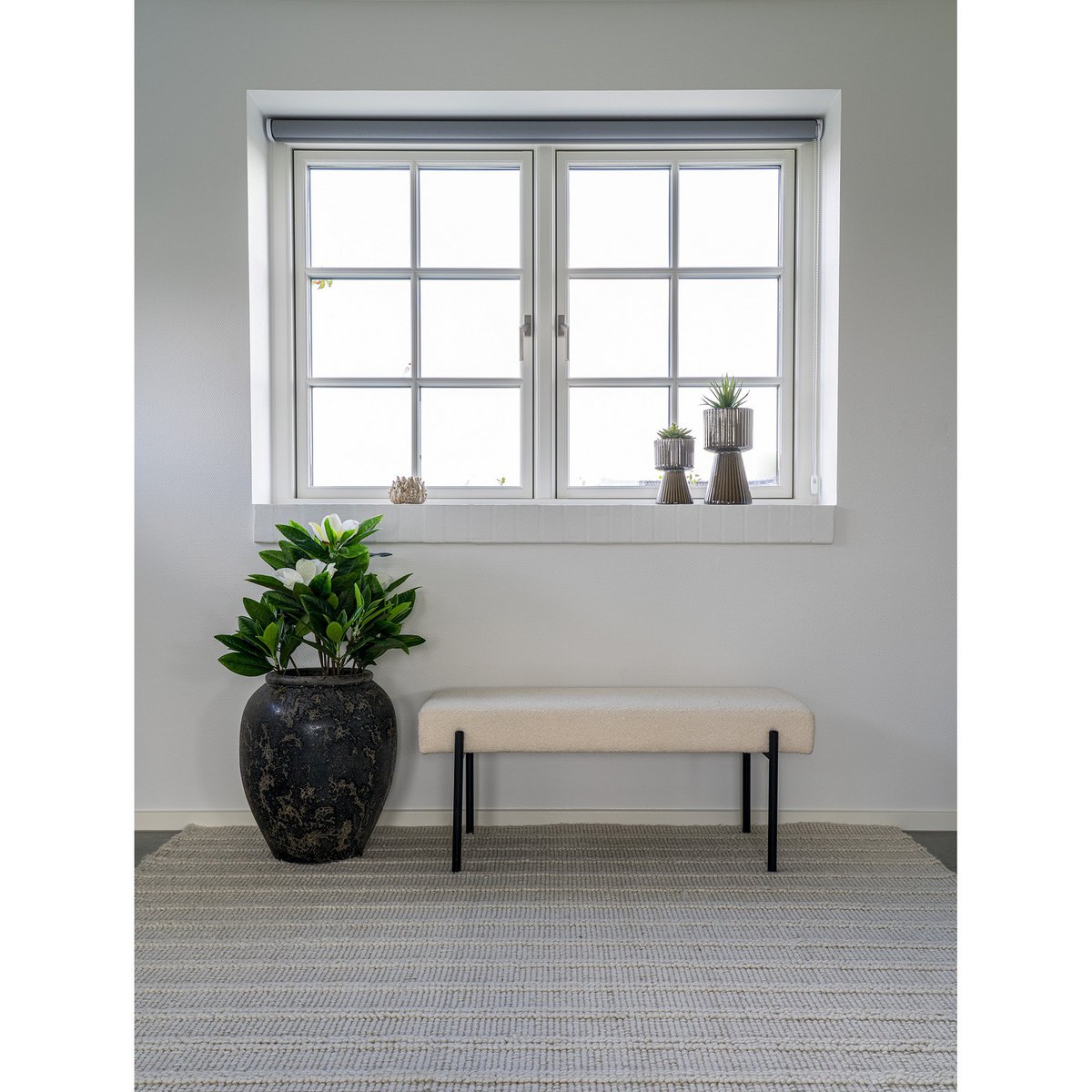 Swindon Bench - Bank in bouclé, wit met zwarte poten, 100x36x42,5 cm, HN1232