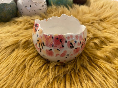 Handgemaakt keramiek kommetje oranje roze zwart