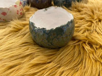 Handgemaakt keramiek kommetje groen gevlekt