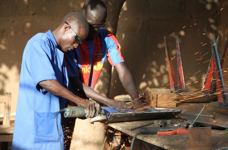 Moogoo Creative africa en Julien Deluxe