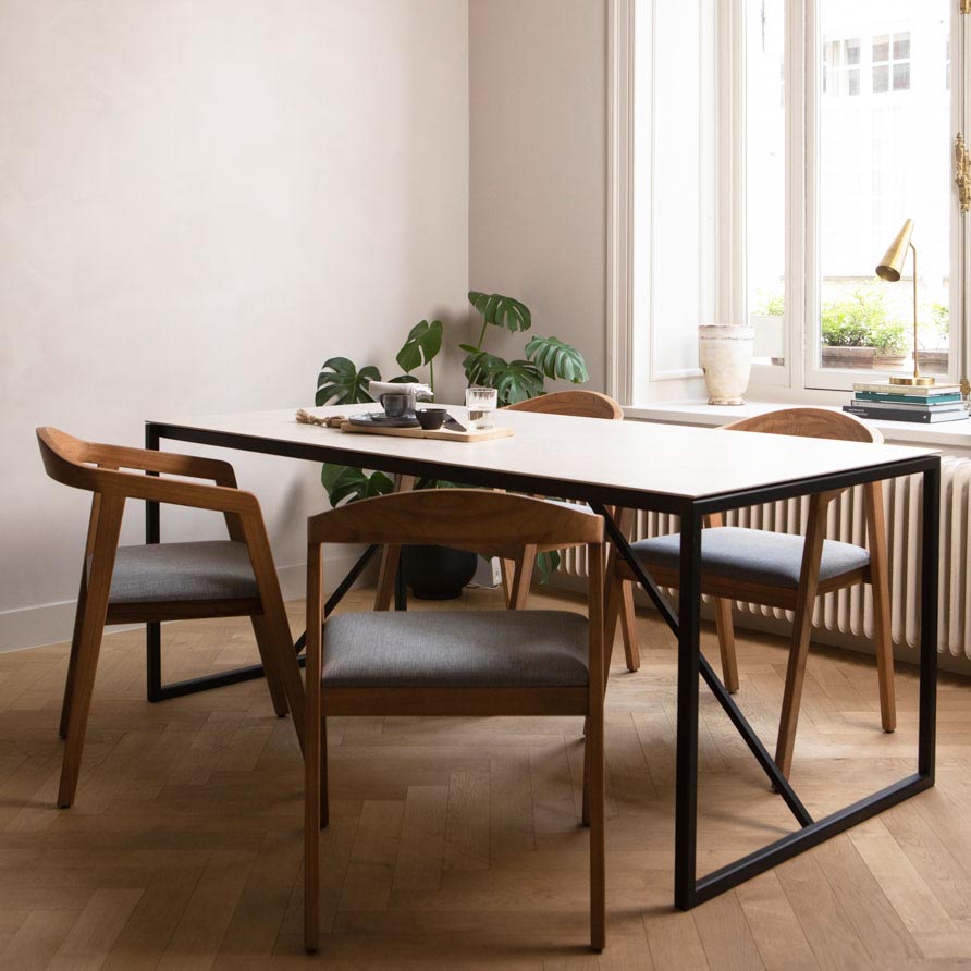 Dining table Hugo Ø260