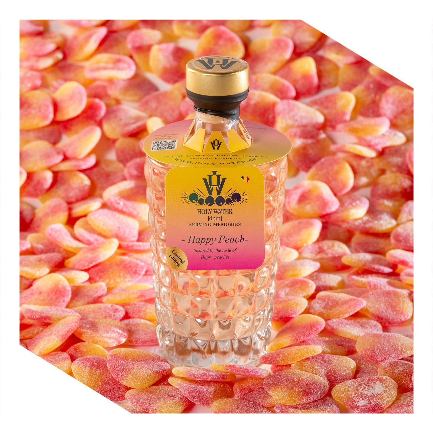 Holy Water Happy Peach Gin 50 cl Temperantia Geschenkbox - Limited Edition met snoepjes